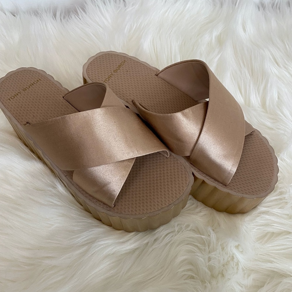New Tory Burch Rose Gold Scalloped Platform Sandals